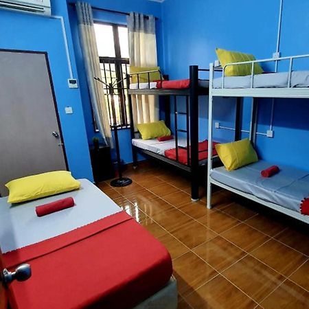 Shoplot Hostel Pangkor Kampong Pasir Bogak Bagian luar foto