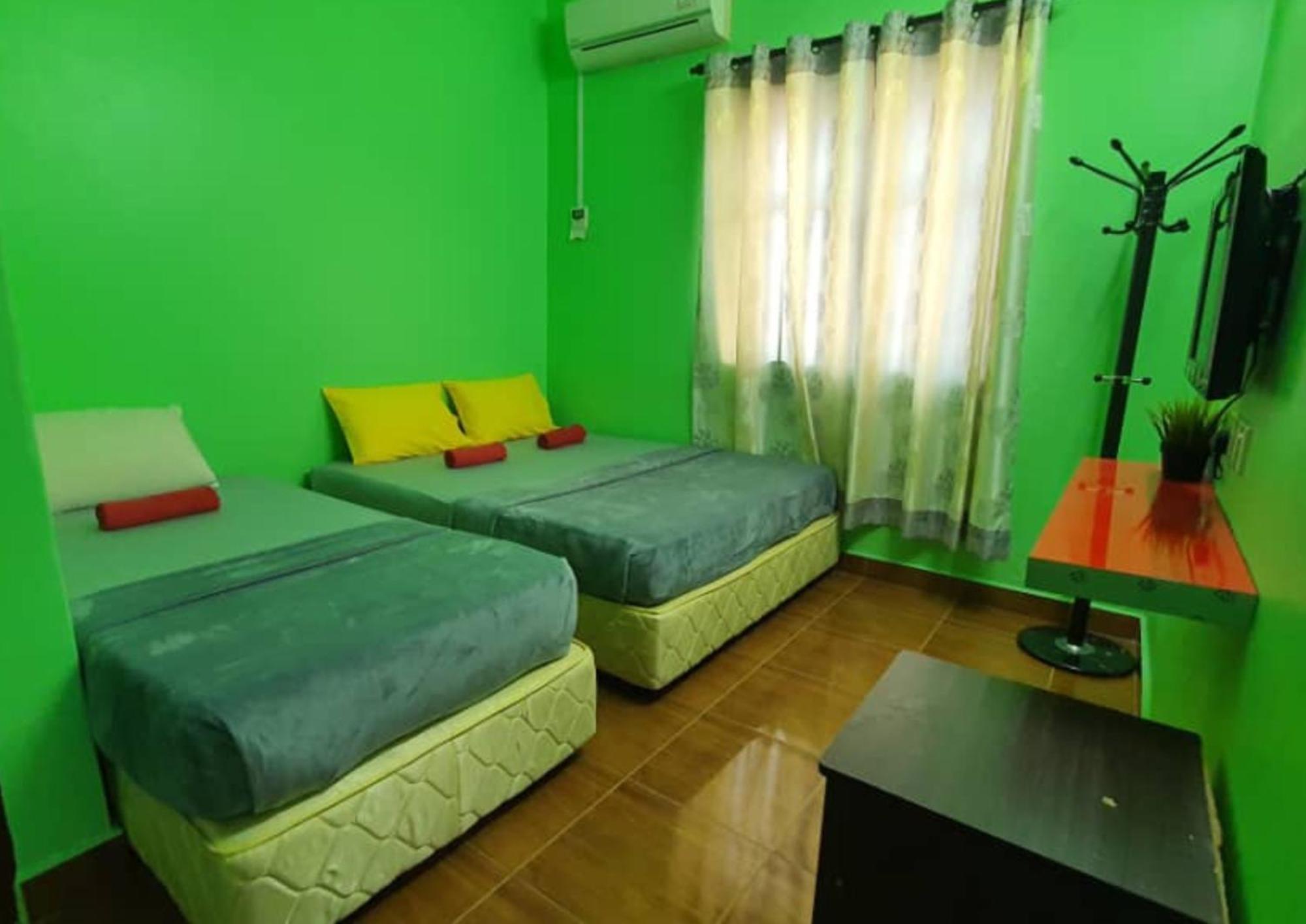 Shoplot Hostel Pangkor Kampong Pasir Bogak Bagian luar foto